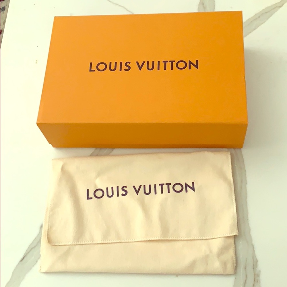 Louis Vuitton wallet box with wallet dust cover